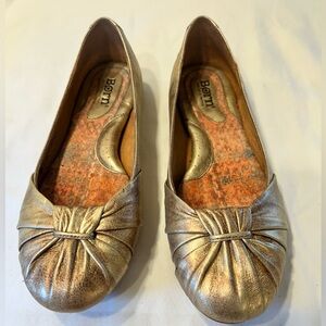 BORN Golden Crunchie Top Ballet Flats Size 8‎ Preowned